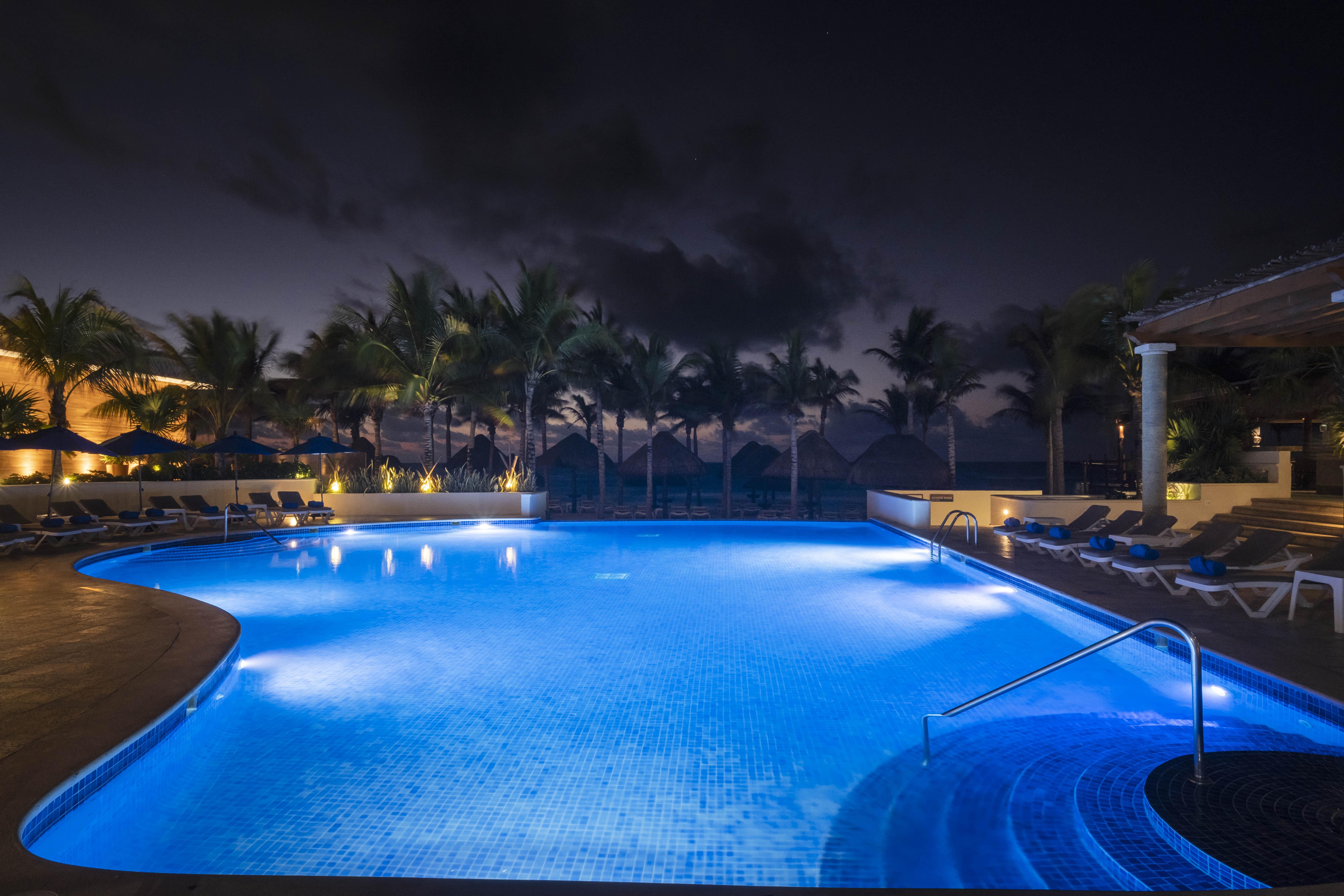 Hotel Nyx Cancun Exterior photo